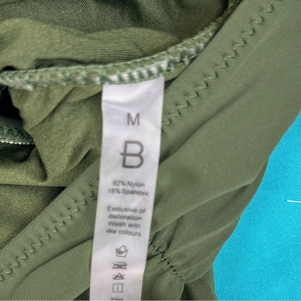 Blooming Jelly Women’s Bikini Set Size M NWT High Waisted Halter Wrap Top - Picture 5 of 5